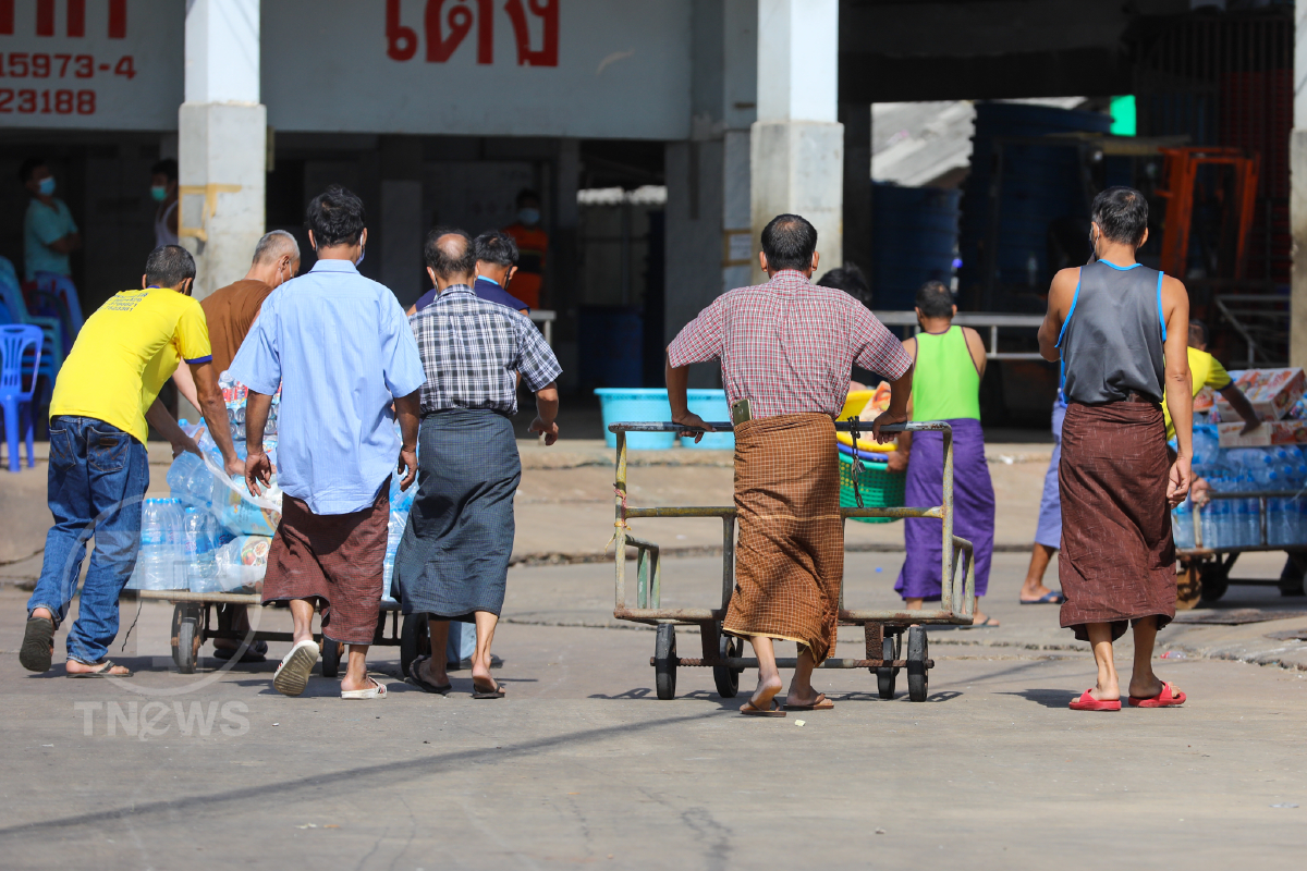 ศบค.ยืนยันยอดป่วยล่าสุดสูงอีกครั้งกว่า 800 ราย โผล่อีกคนลอบเข้าเมือง