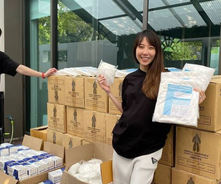 พลอย อัยดา บริจาคชุด PPE-หน้ากากอนามัย อย่างละ1,000ชุด ในวันเกิด