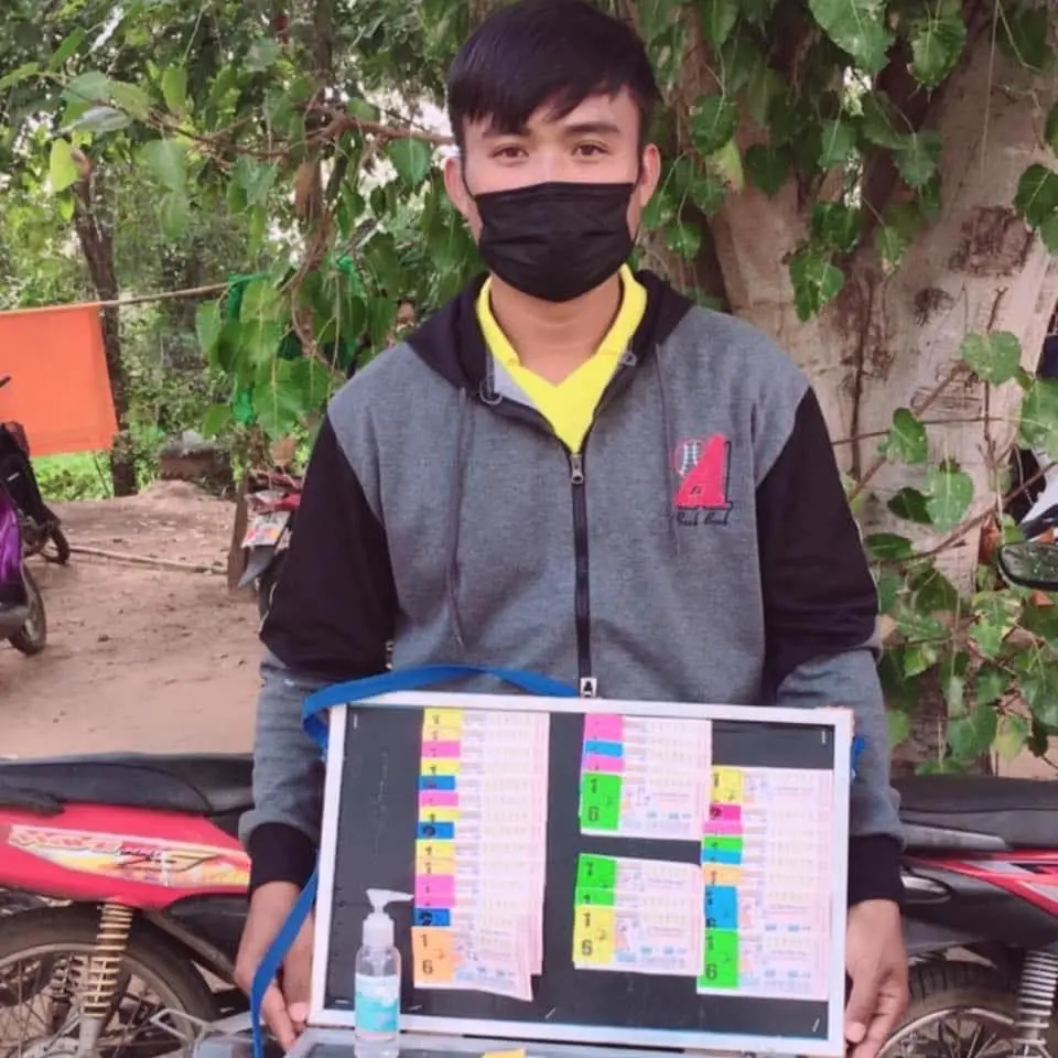 พ่อค้าลอตเตอรี่คนดี เเจ้งความรางวัลที่1รับ12ล้านเป็นของลูกค้าที่อิตาลี