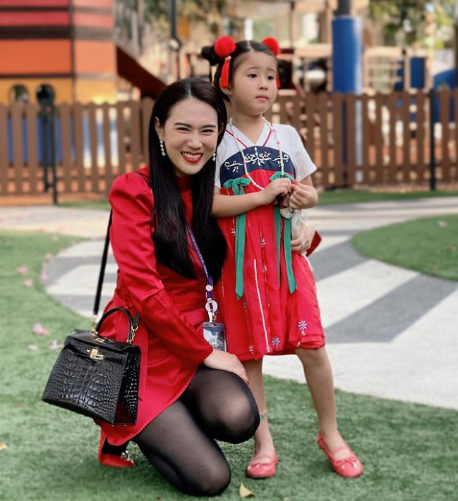 เมย์ ปทิดา อวดรูปฝากแฟนคลับ หลังร่วมกิจกรรมโรงเรียนของ น้องมายู