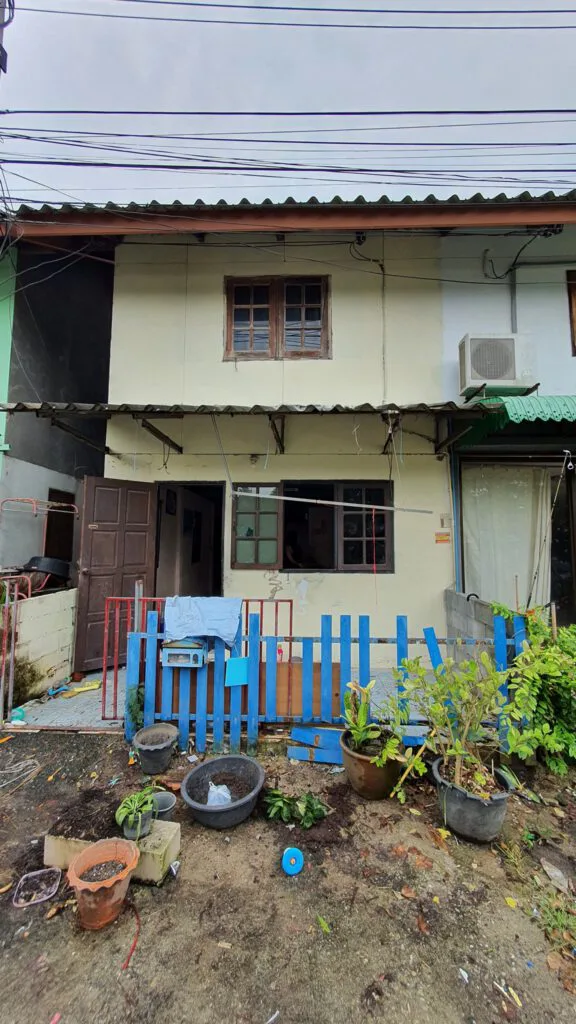 รีโนเวท บ้านมือสอง สภาพเหมือนบ้านร้าง ให้กลายเป็นบ้านใหม่เพียง 22วัน