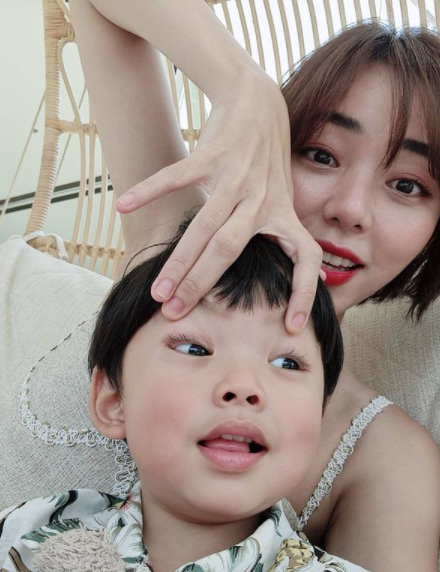 นิวเคลียร์ พาลูกชาย น้องไทก้า ถ่ายแบบต้อนรับเทศกาลตรุษจีน