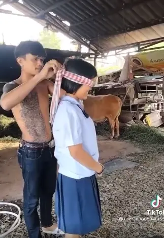 พ่อจัดเซอร์ไพรส์ให้ลูกสาว เปิดผ้ามาน้ำตาไหล ยอมเหนื่อยเพื่อลูกทุกอย่าง