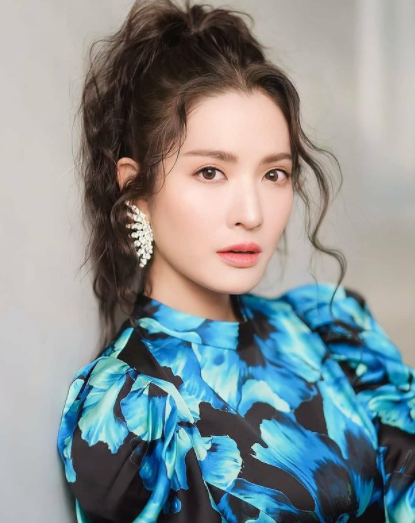 แอฟ ทักษอร อวดลุคใหม่สวยบาดใจ หนุ่ม กรรชัย จนต้องคอมเมนต์