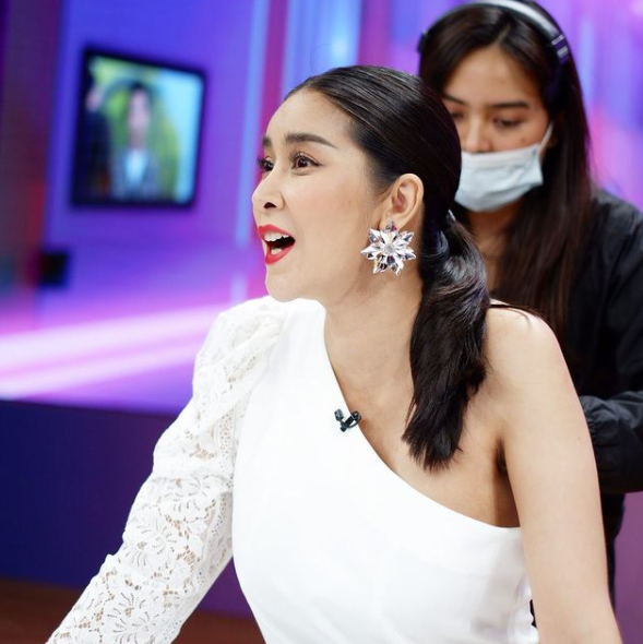 ใหม่ สุคนธวา ใจป้ำ อนุมัติสามี ซื้อรถหรู เป็นรางวัลหลังทำงานหนัก
