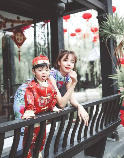 นิวเคลียร์ พาลูกชาย น้องไทก้า ถ่ายแบบต้อนรับเทศกาลตรุษจีน