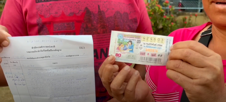 สามีภรรยาชาวอุดร ถูกรางวัลที่ 1 หลังพระทักว่าจะมีโชค ให้จุดธูป 16