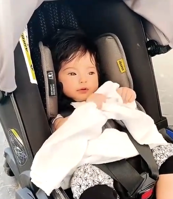เอส กันตพงศ์ เตรียมเล่นกล้ามไว้หนวด น้องวาเลนติน่า นอนยิ้มหวาน