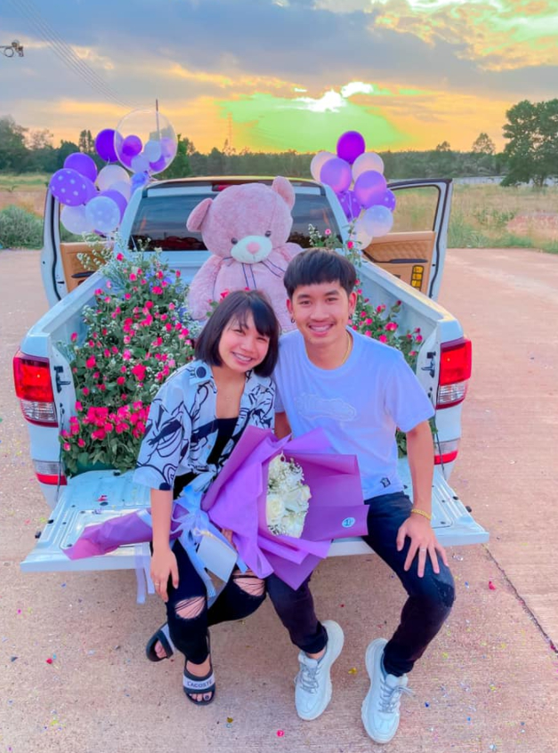 ลิลลี่ โพสต์เศร้า หลังเพิ่งเปิดตัวนั่งจับมือ ฟลุ๊ค ฐิติกร