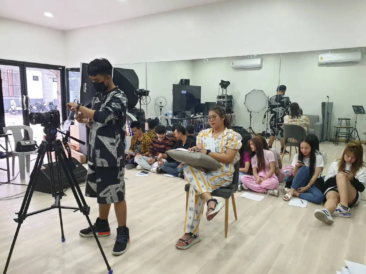 ​"เต้น นรารักษ์  ใจสั่นหวั่นตกงาน  ยอมรับความสามารถของศิลปินรุ่นใหม่