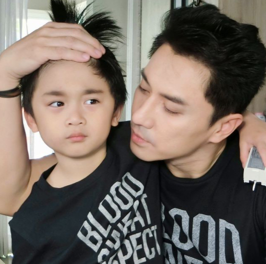 เอ พศิน ทำหน้าที่พ่อที่ดีให้ลูกชาย น้องเลโก้ ไปโรงเรียนวันแรก