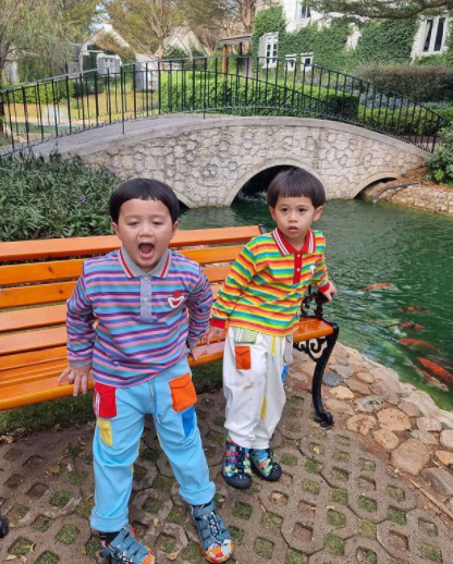 แม่ชมพู่ อารยา พาทายาทหมื่นล้าน น้องสายฟ้า-น้องพายุ เดินเก็บไข่ในเล้า