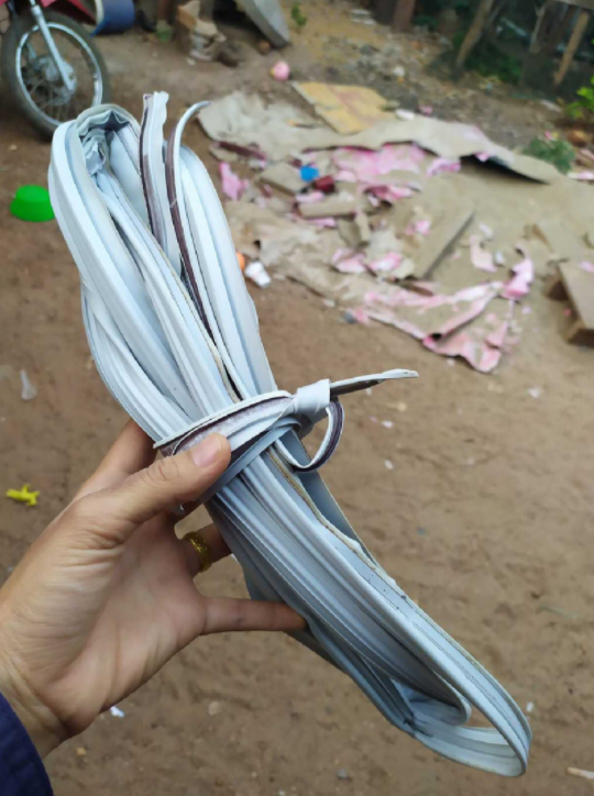 หนุ่มโพสต์เตือน ช่างมาเปลี่ยน ขอบยางตู้เย็น บอกราคาไม่ถึง 100
