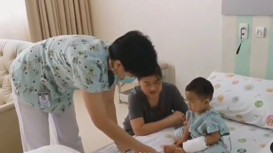ชมพู่ ก่อนบ่าย อัพเดทอาการลูกชาย น้องธารา วันที่ 3 หลังชักจนเข้า รพ.