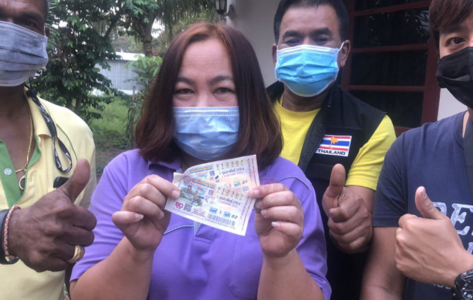ประธาน อบต. ถูกรางวัลที่ 1 รับ 12 ล้าน เชื่อได้โชคดีมาจากความกตัญญู