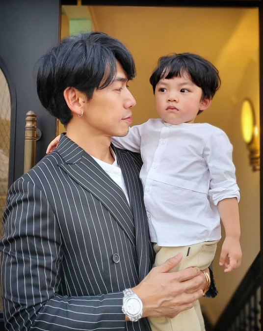 ดีเจเพชรจ้า จัดหนักให้อั่งเปาซองโต อาม่า ในเทศกาลตรุษจีน จนนับไม่หว
