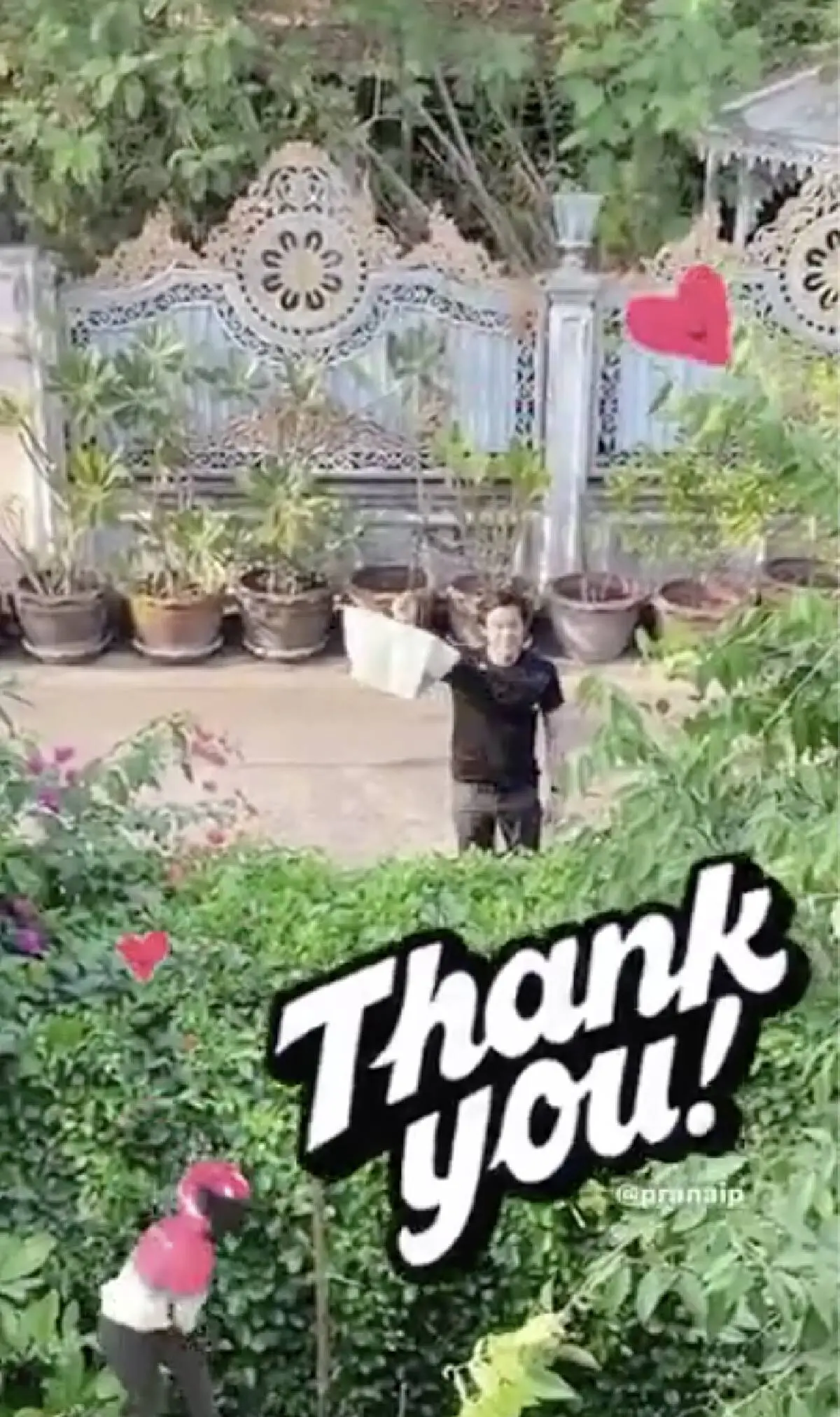 ไฮโซณัย ยกเค้กเซอร์ไพรส์วันเกิด แต้ว ณฐพร พร้อมมอบดอกไม้ช่อโตในปีแรก