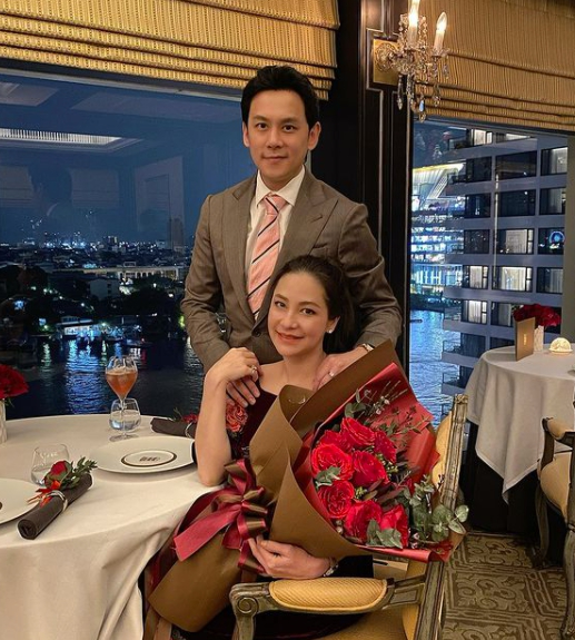 ฟลุค เกริกพล-นาตาลี ฉลองดินเนอร์หรูใจกลางเมือง เนื่องในวันวาเลนไทน์