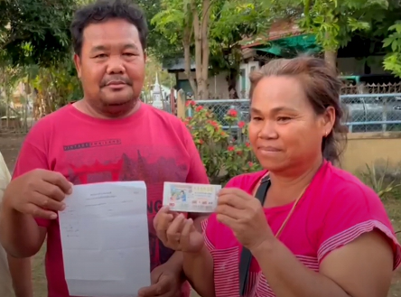 สามีภรรยาชาวอุดร ถูกรางวัลที่ 1 หลังพระทักว่าจะมีโชค ให้จุดธูป 16