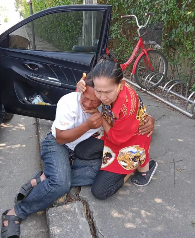 ลุงตามหาแม่ 30 ปีเต็ม วันนี้สิ้นสุดการรอคอยก้มกราบเท้าแม่