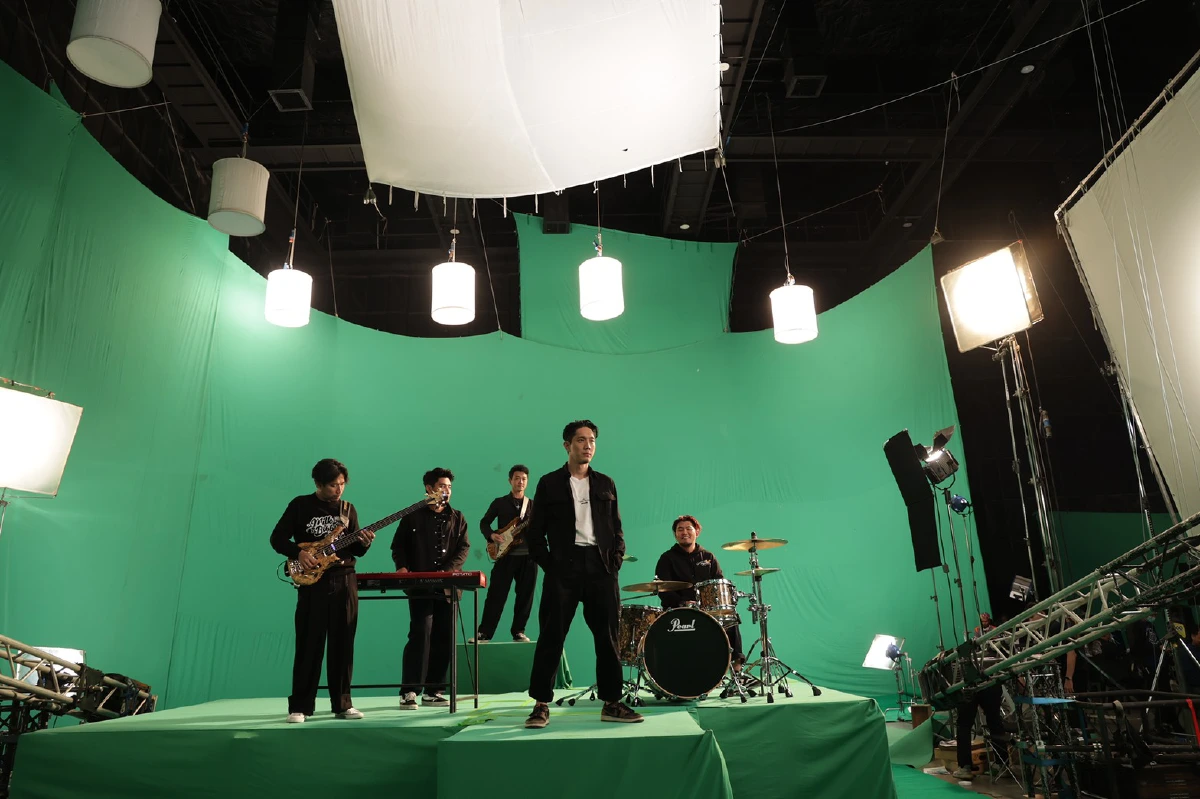 โปเตโต้ ชวนเดา ใครคือเหล่าคนดังที่มาแชร์โลกแห่งความสุขใน MV คนตัวเล็ก