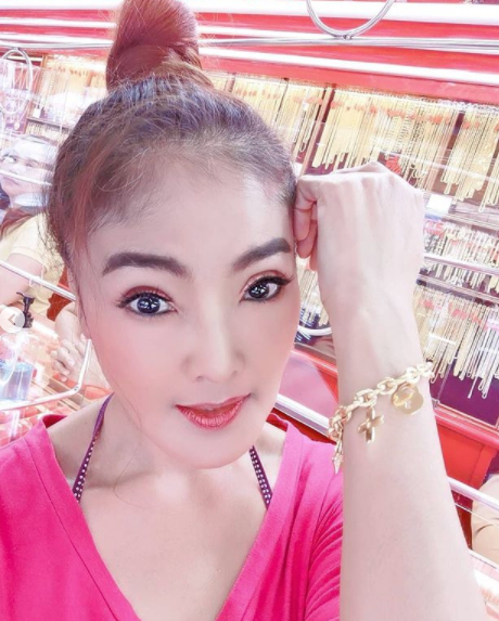 ดาว มยุรี ผ่าตัดศัลยกรรมครั้งใหญ่อีกครั้ง เพื่อเป็น​พรีเซ็นเตอร์คลินิก