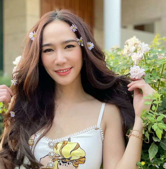 อั้ม พัชราภา ฉลองงานวันเกิด คุณแม่บังเกิดเกล้า อายุครบ 70 ปี