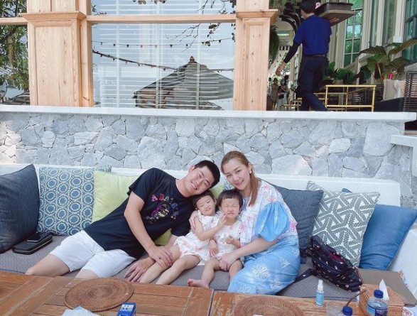 เอ็ม บุษราคัม พาครอบครัวหนีโควิด พักผ่อนตากอากาศต่างจังหวัดในวันหยุด