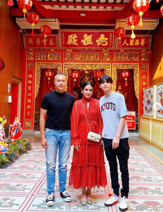 โบ ชญาดา พาลูกชาย น้องอชิ ทำบุญพร้อมหน้าในวันหยุด!