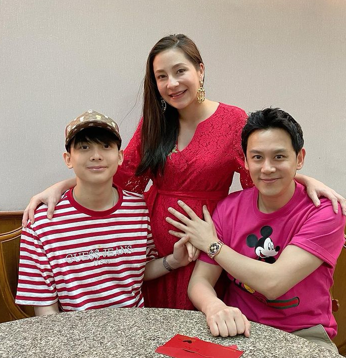 โบ ชญาดา-ฟลุค เกริกพล จัดอั่งเปาซองโตให้ น้องอชิ ในเทศกาลตรุษจีน