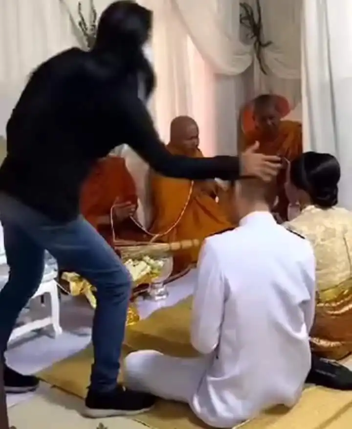 พระมหาไพรวัลย์ทั้งสงสารทั้งเห็นใจพระสงฆ์นั่งสวดขณะแม่เจ้าบ่าวบุกงาน