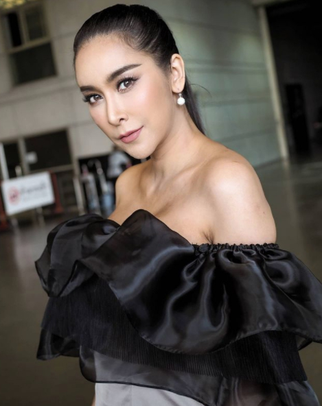 ใหม่ สุคนธวา ฟาดกลับไม่ไว้หน้า หลังเจอโรคจิตทักแชทขอซื้อเสื้อผ้า
