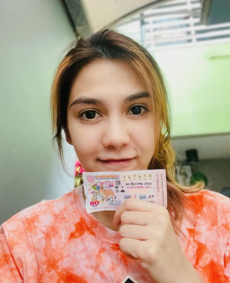 "พั้นช์ วรกาญจน์" เปิดใจข่าวลือตกอับช่วงโควิด ต้องผันตัวมาขายลอตเตอรี่