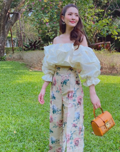แอฟ ทักษอร โพสต์ภาพล่าสุดในสวน สวยแพงยอดไลก์ทะลุแสน