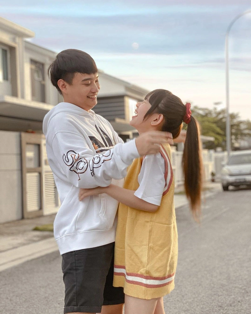 สาวมาเลย์วัย 21 อวดภาพความสำเร็จ ถอยรถหรูป้ายแดง ซื้อบ้าน 14 ล้าน