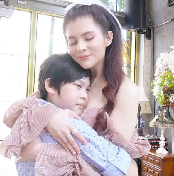 แอนนี่ บรู๊ค ไม่คิดมีสามีใหม่ หลังทำหน้าที่แม่เลี้ยงเดี่ยว ฑีฆายุ