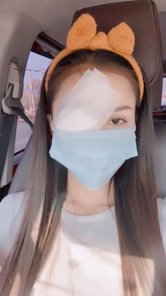 ชาวเน็ตเป็นห่วง อาม ชุติมา หลังโพสต์รูปปิดตาข้างหนึ่ง
