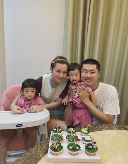 อบอุ่นหัวใจ เอ็ม บุษราคัม ฉลองพร้อมหน้าพร้อมตา ในวันเกิดสามี