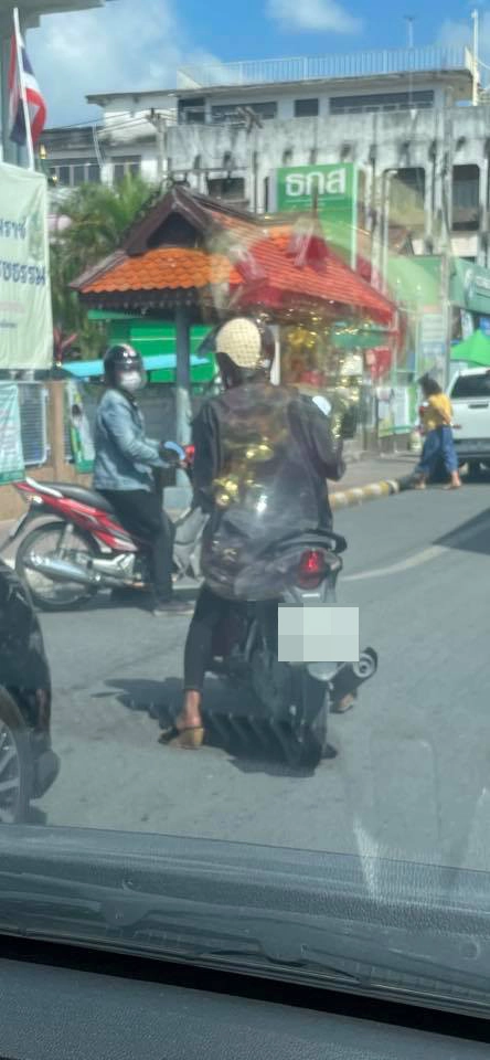 หนุ่มตั้งตัวได้ทัน สาวชุดดำขับรถมาจอดข้างๆ เอ่ยปากยืมเงิน 40