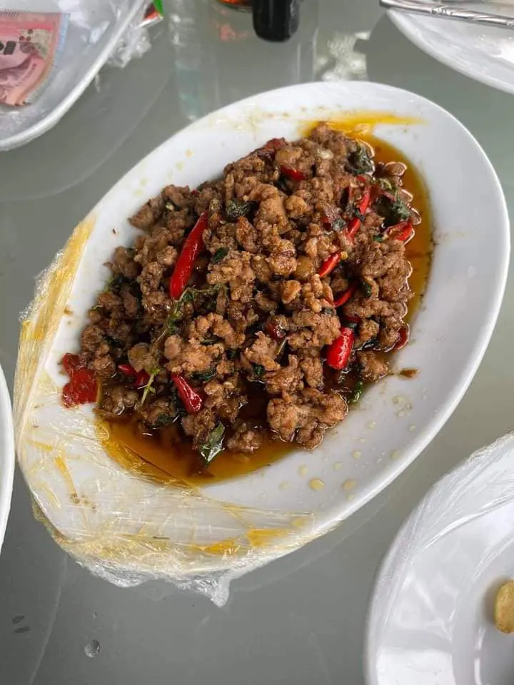 รีสอร์ทเกาะช้างเล่นหนัก คิด500 ลูกค้างงสั่งเเค่กะเพราหมู,หมูกระเทียม