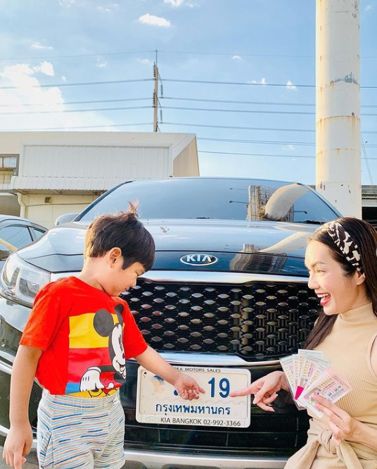 ขึ้นแท่นเจ้าพ่อ อ๋อม สกาวใจ ดวงเฮงลูกชาย น้องจอมทัพ ให้โชค 3 ตัวตรงง