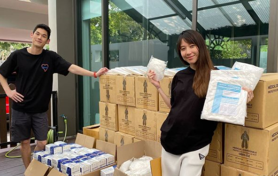 พลอย อัยดา บริจาคชุด PPE-หน้ากากอนามัย อย่างละ1,000ชุด ในวันเกิด