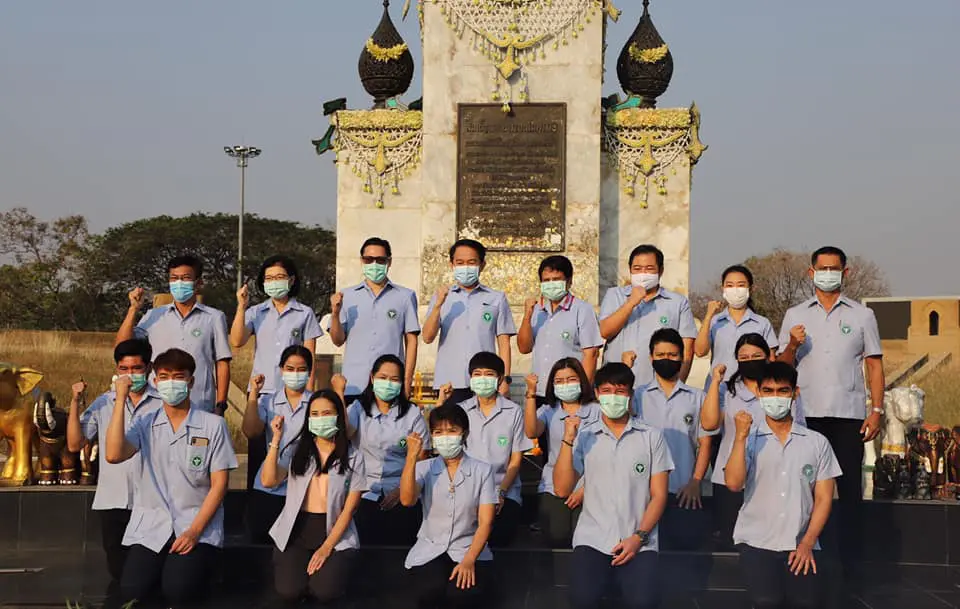 ส่งทีมเฝ้าระวังสอบสวนควบคุมโรคลพบุรี13คน ลงพื้นที่สมุทรสาครตรวจเชิงรุก