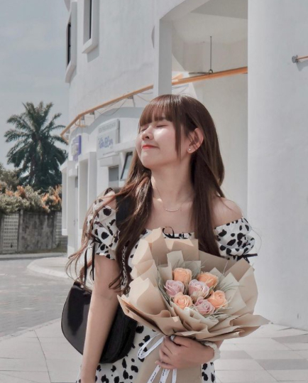 ยูทูปเบอร์สาววัย 21 โพสต์ภาพบ้านที่ซื้อด้วยน้ำพักน้ำแรงราคา 14 ล้าน