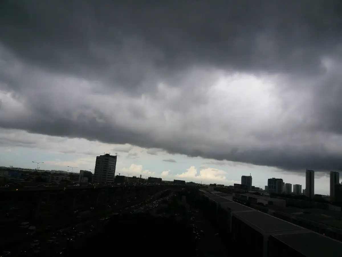 กรมอุตุฯ เตือน 17 - 18 ก.พ. ไทยตอนบนให้ระวังอันตรายจากฝนฟ้าคะนอง