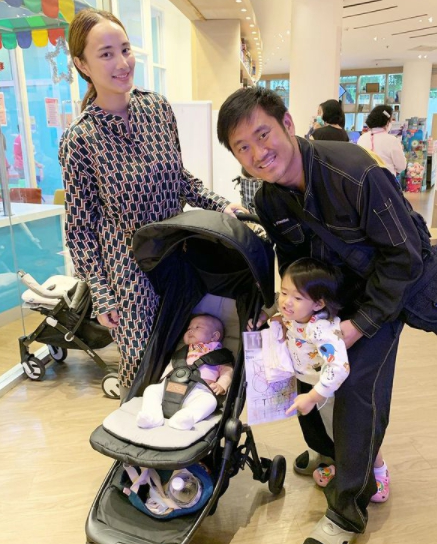 กุญแจซอล สุดแฮปปี้เที่ยวงานตรุษจีนเยาวราช พร้อมหน้าพร้อมตาครอบครัวสามี