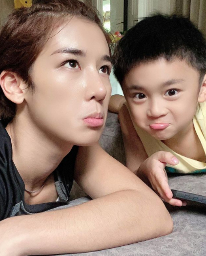 เอ พศิน ทำหน้าที่พ่อที่ดีให้ลูกชาย น้องเลโก้ ไปโรงเรียนวันแรก