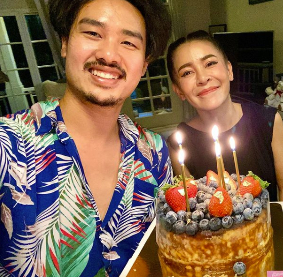 ฐากูร ขอบคุณแฟนสาว เป๊กกี้ หลังโอนเงินเข้าบัญชี 8 เเสน เป็นของขวัญ