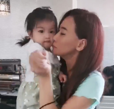 ติ๊ก บิ๊กบราเธอร์ ประกาศสัญญาลูกสาว น้องวีจิ ไม่ขอมีสามีใหม่ตลอดชีวิต