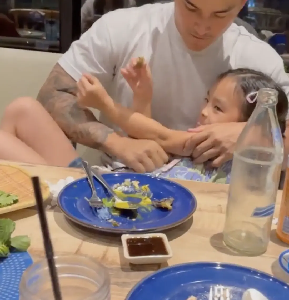 พ่อสงกรานต์ แบ่งเวลามาใช้ชีวิตอยู่กับลูกสาว น้องปีใหม่ ในช่วงวันหยุด
